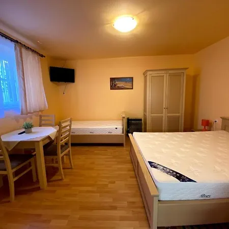 Feherhaz Alkalmi Szallo Love hotel Pecs