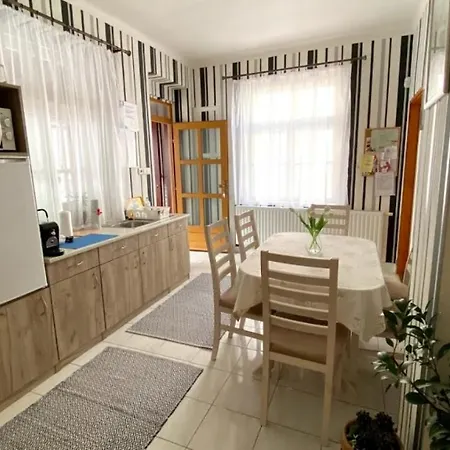 Feherhaz Alkalmi Szallo 2*