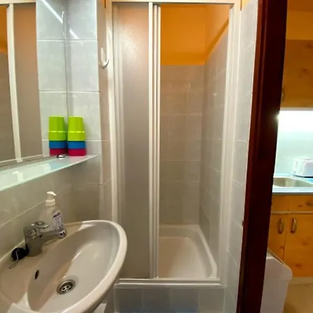 Feherhaz Alkalmi Szallo 러브호텔 페치