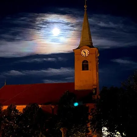 러브호텔 Feherhaz Alkalmi Szallo 페치