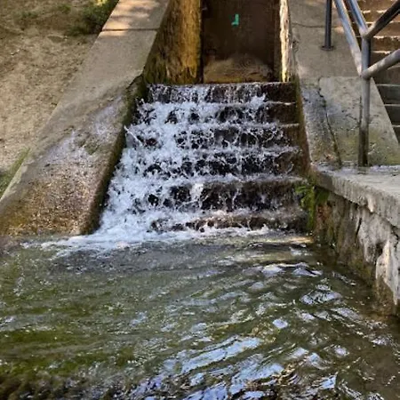 Feherhaz Alkalmi Szallo 러브호텔 2*