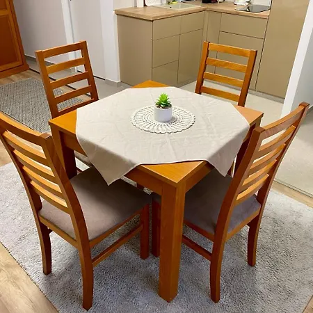 러브호텔 Feherhaz Alkalmi Szallo 페치